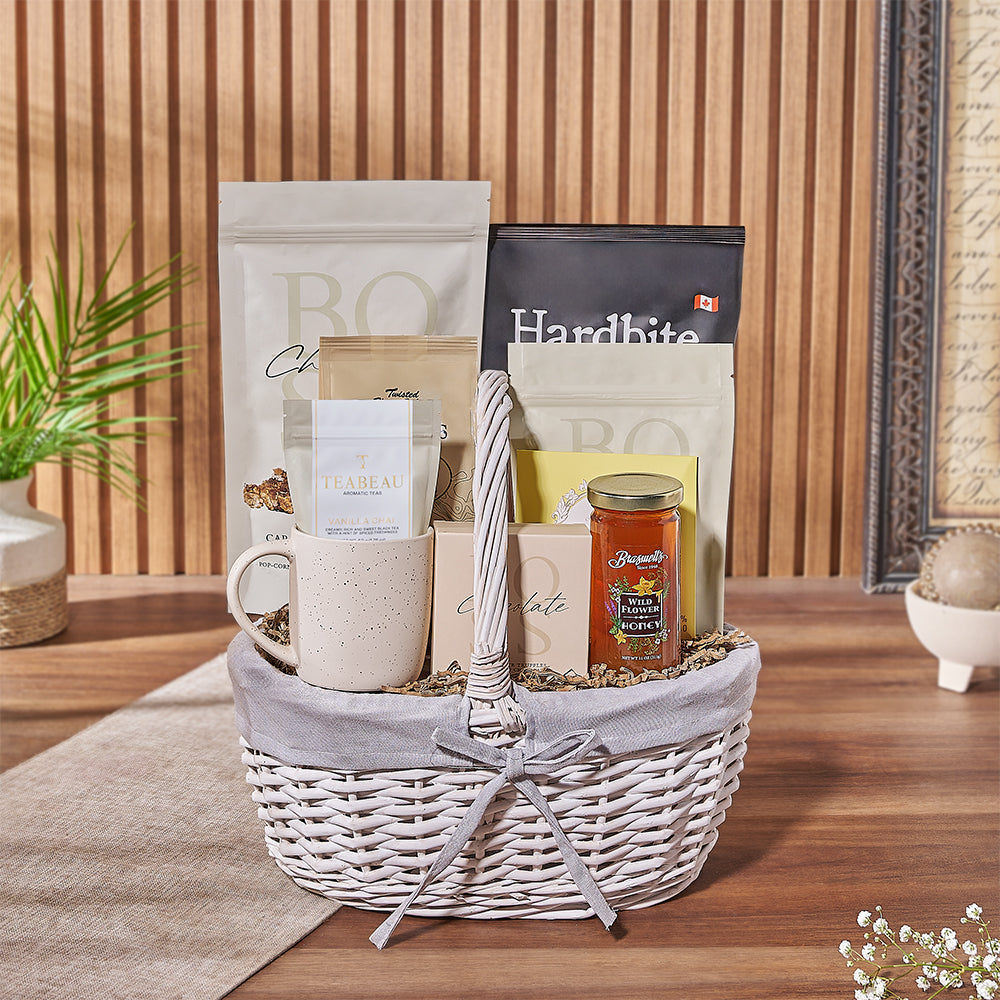 Classic White Wicker Basket with Gourmet Snack Collection – how the gift is presented