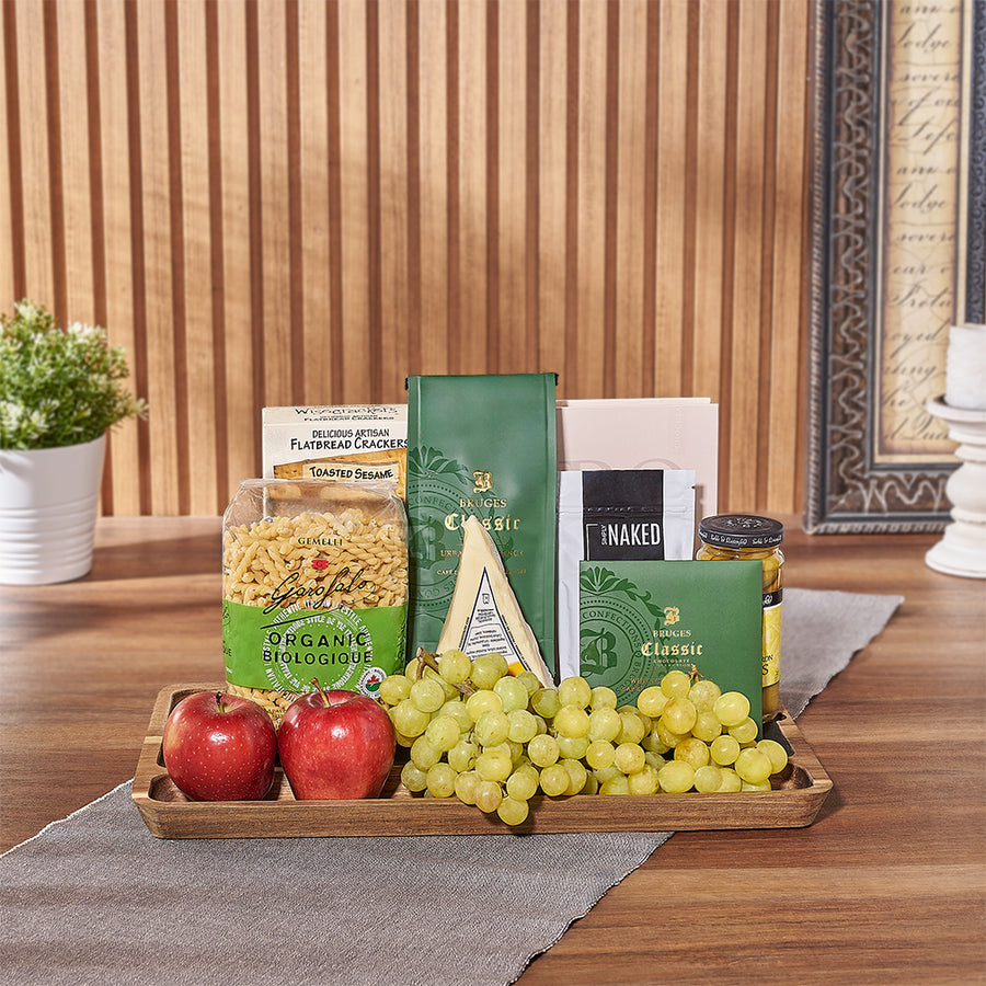 Delight your loved ones with an exquisite array of gourmet kosher treats. The Ultimate Kosher Sweet & Salty Gift Set offers a thoughtful gesture suitable for any celebration - Los Angeles Delivery