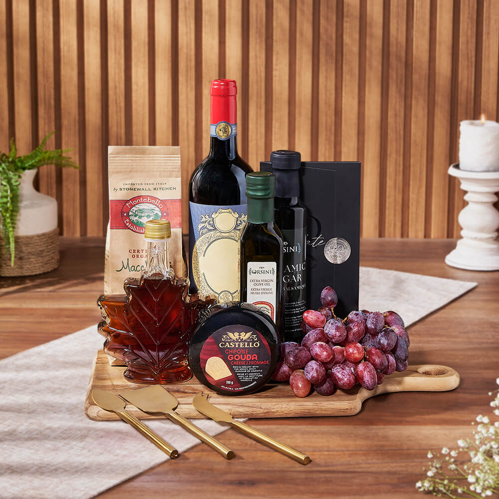Wine Gift Basket Featuring Chipotle Gouda and Acacia Wood Board – how the gift is presented
