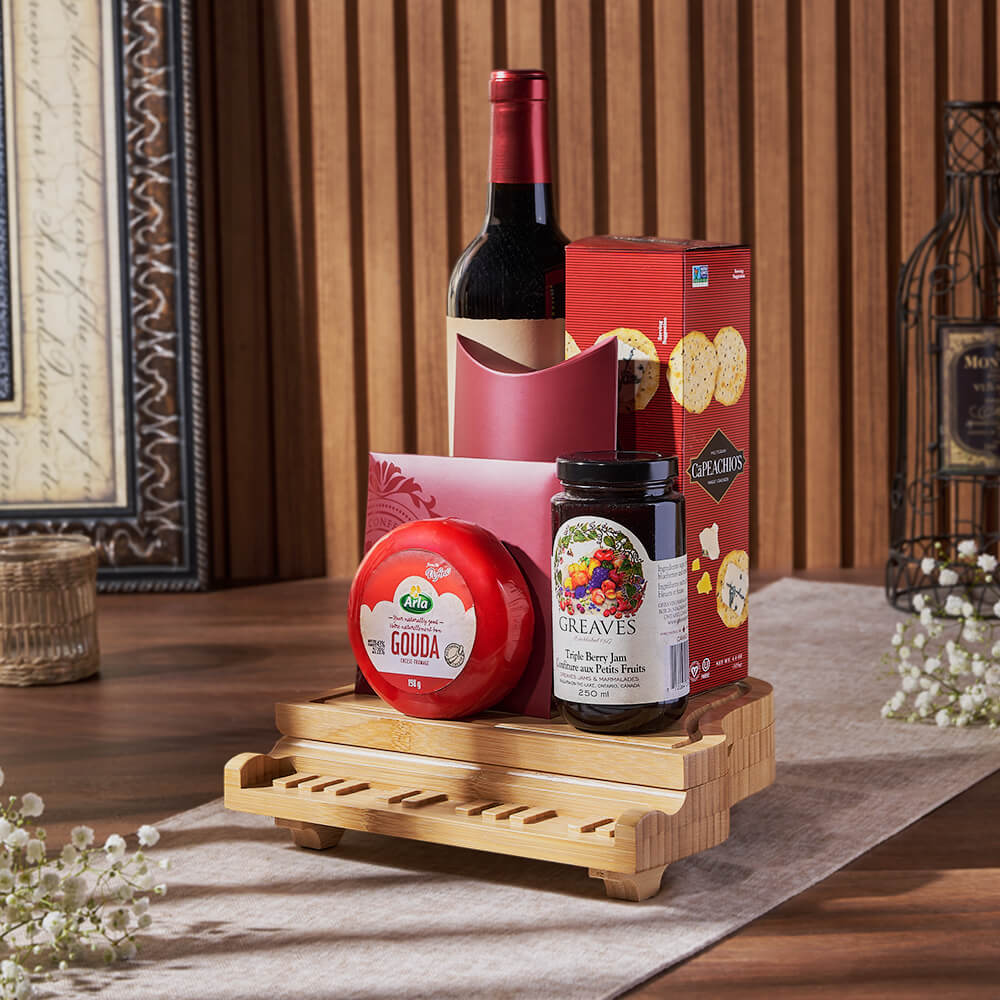 Wine with Bamboo Cheese Board Set – how the gift is presented