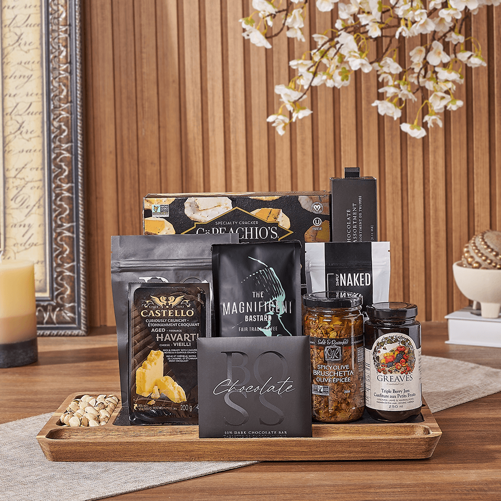 Halal Deluxe Snack Board – how the gift is presented