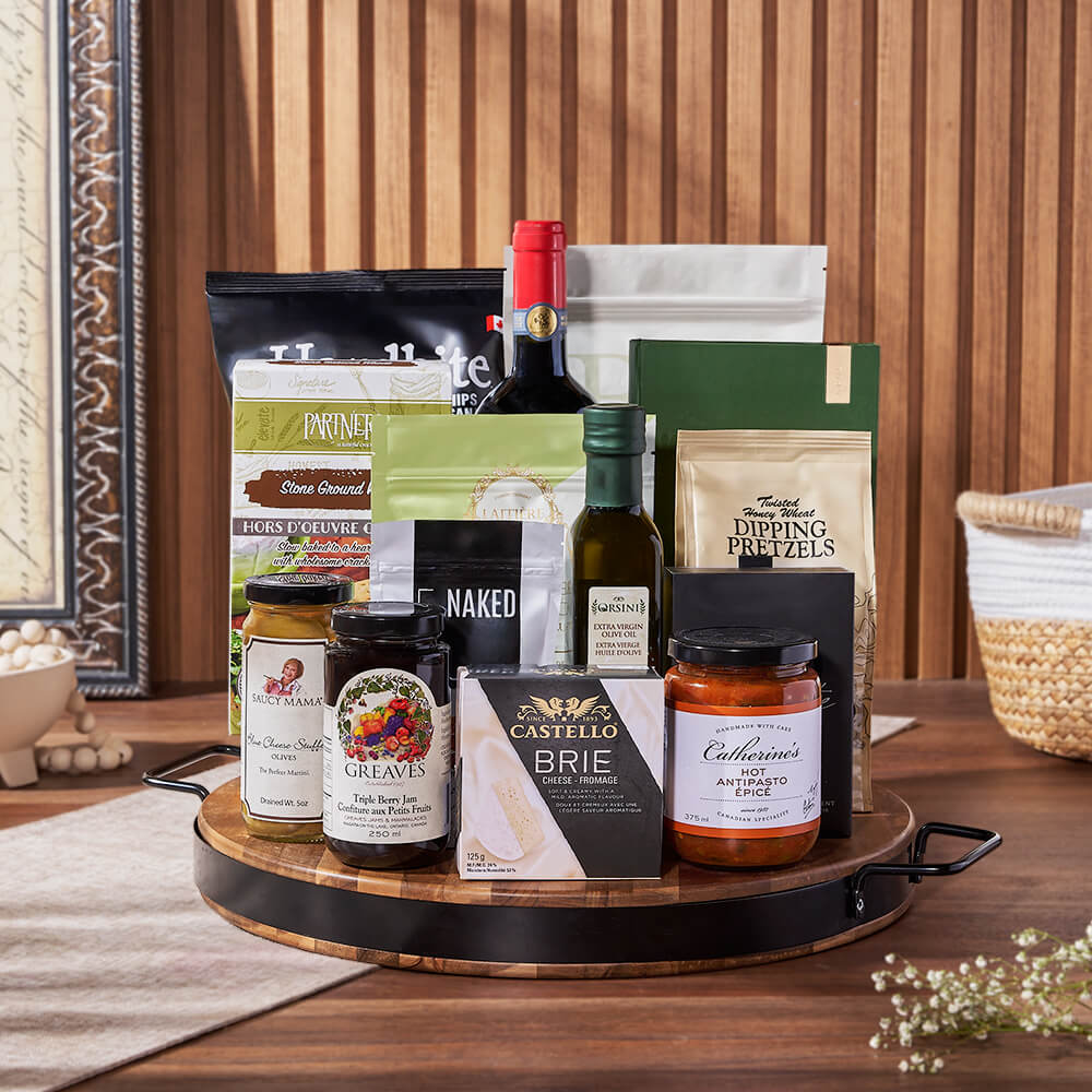 Gourmet Wine and Artisan Snack Basket Gift – how the gift is presented