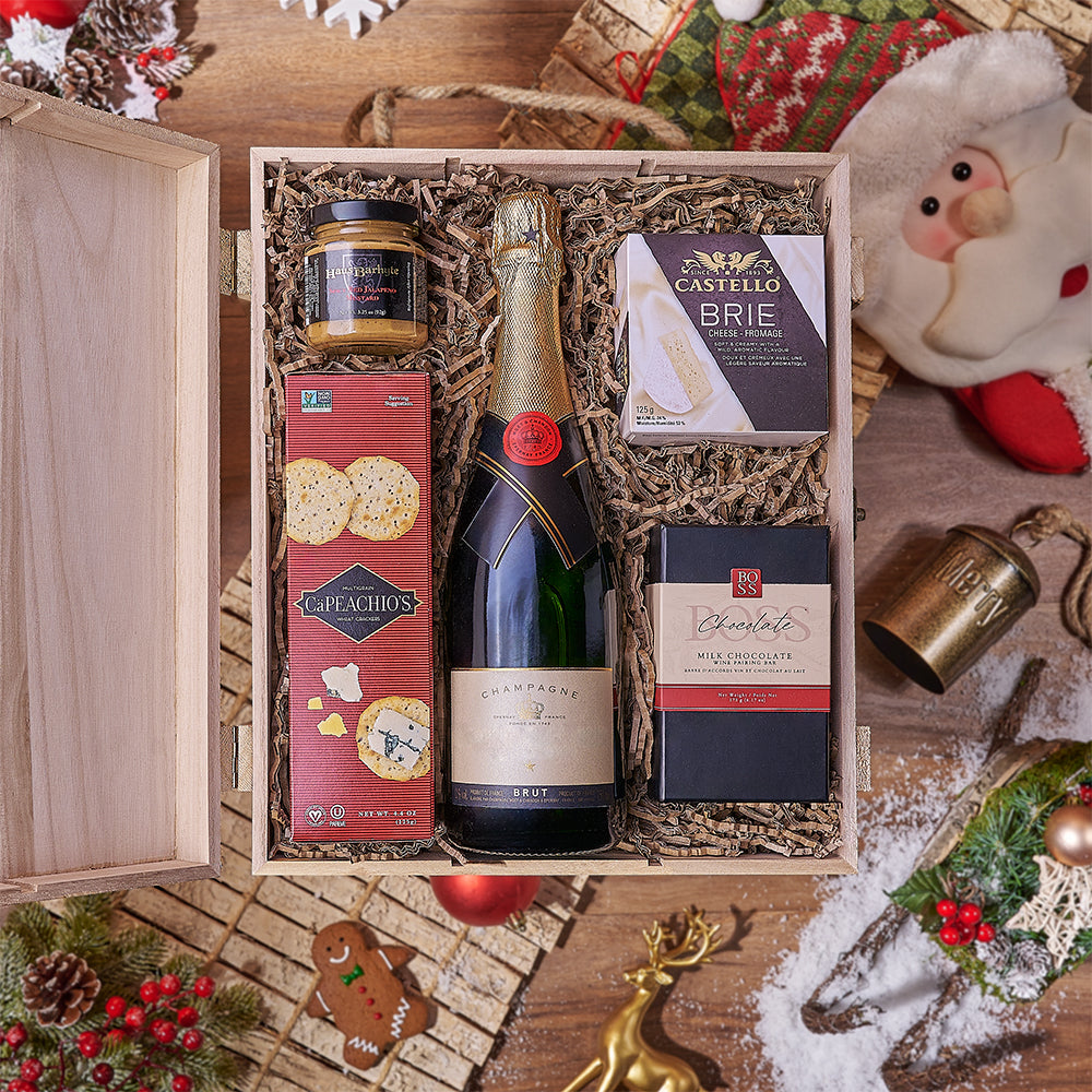 Christmas Sparkling Wine and Cheese Box – how the gift is presented