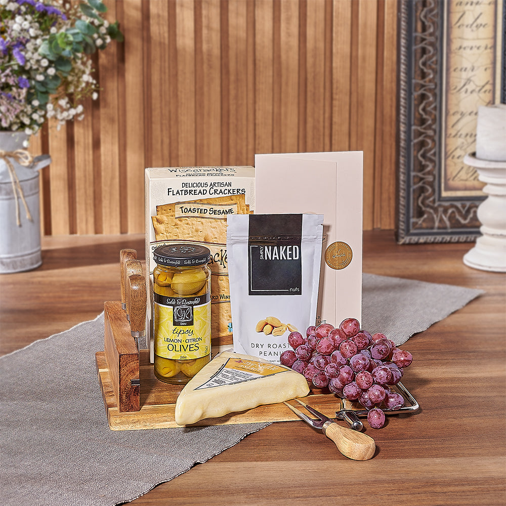 Chocolate and Asiago Cheese Snack Basket – how the gift is presented