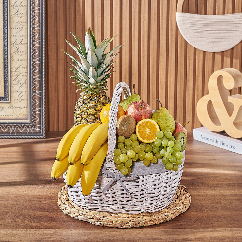 Large White Wicker Fruit Basket – how the gift is presented