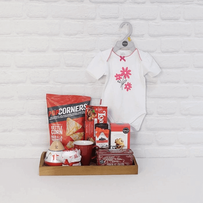 Exclusive Baby Gift Basket for New Parents with Sweet Snacks and Wooden Tray – how the gift is presented
