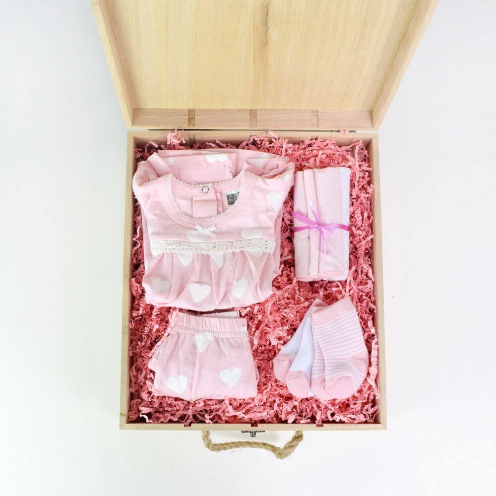Premium Baby Arrival Gift Crate for Girls – how the gift is presented