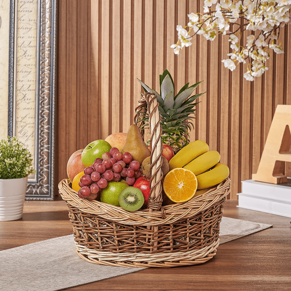 Halal Wicker Basket with Fruit – how the gift is presented