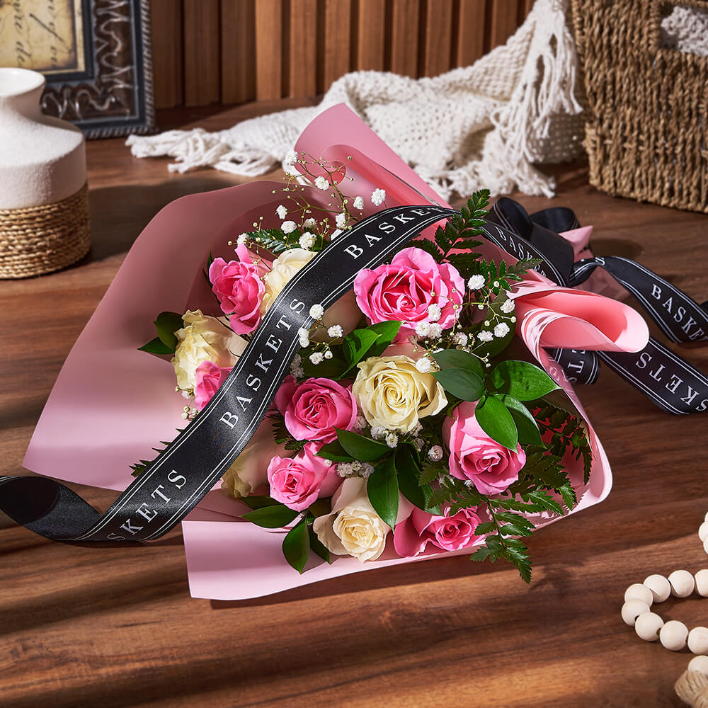 Baby's Breath Rose Bouquet – how the gift is presented