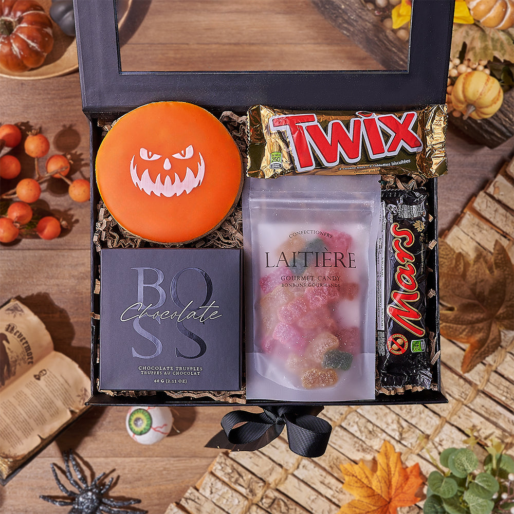 Halloween Sour Gummy Bears Candy Box – how the gift is presented