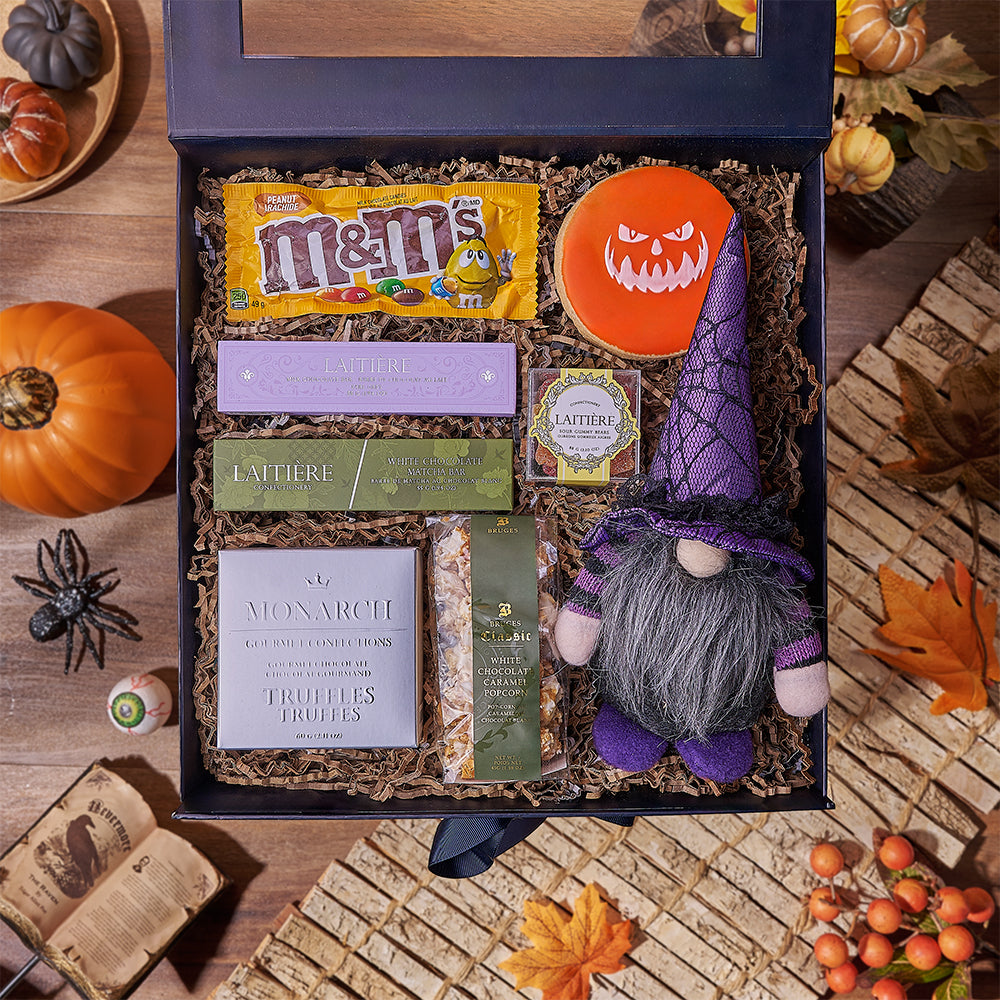 Halloween Plush and Gourmet Snack Box – how the gift is presented