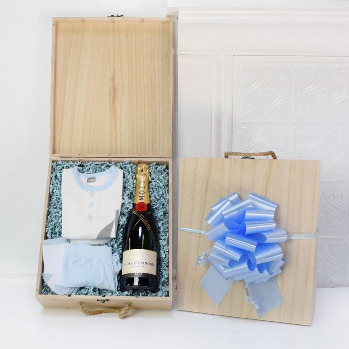 Champagne Gift with Baby Apparel in Four-Slot Pine Box – how the gift is presented