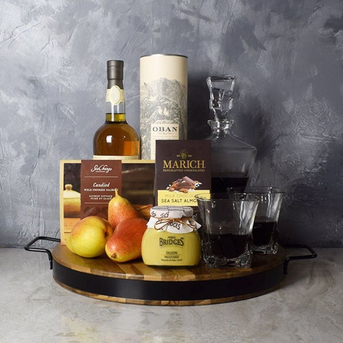 Signature Liquor Gift Basket with Decanter Set and Gourmet Foods – how the gift is presented