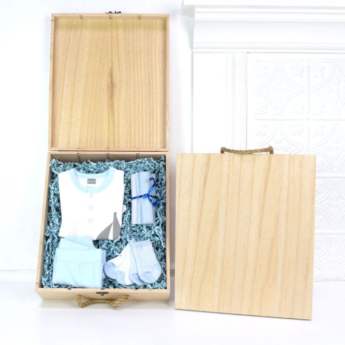 Deluxe Newborn Baby Boy Gift Box with Washcloths and Clothing – how the gift is presented