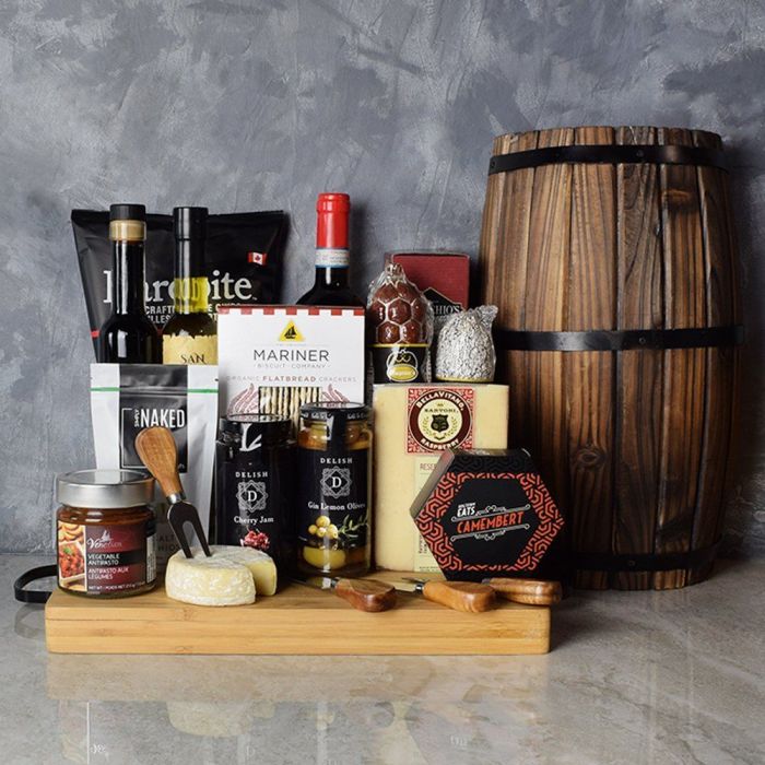 Cheese and Wine Serving Board Basket – how the gift is presented